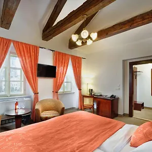 Lippert Hotell